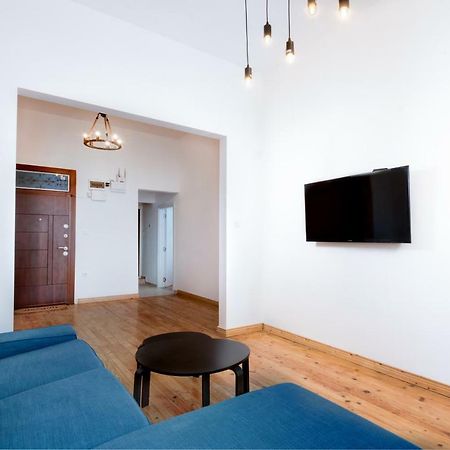 The White Apartment - Bogoridi Main Street Burgas Stad Buitenkant foto