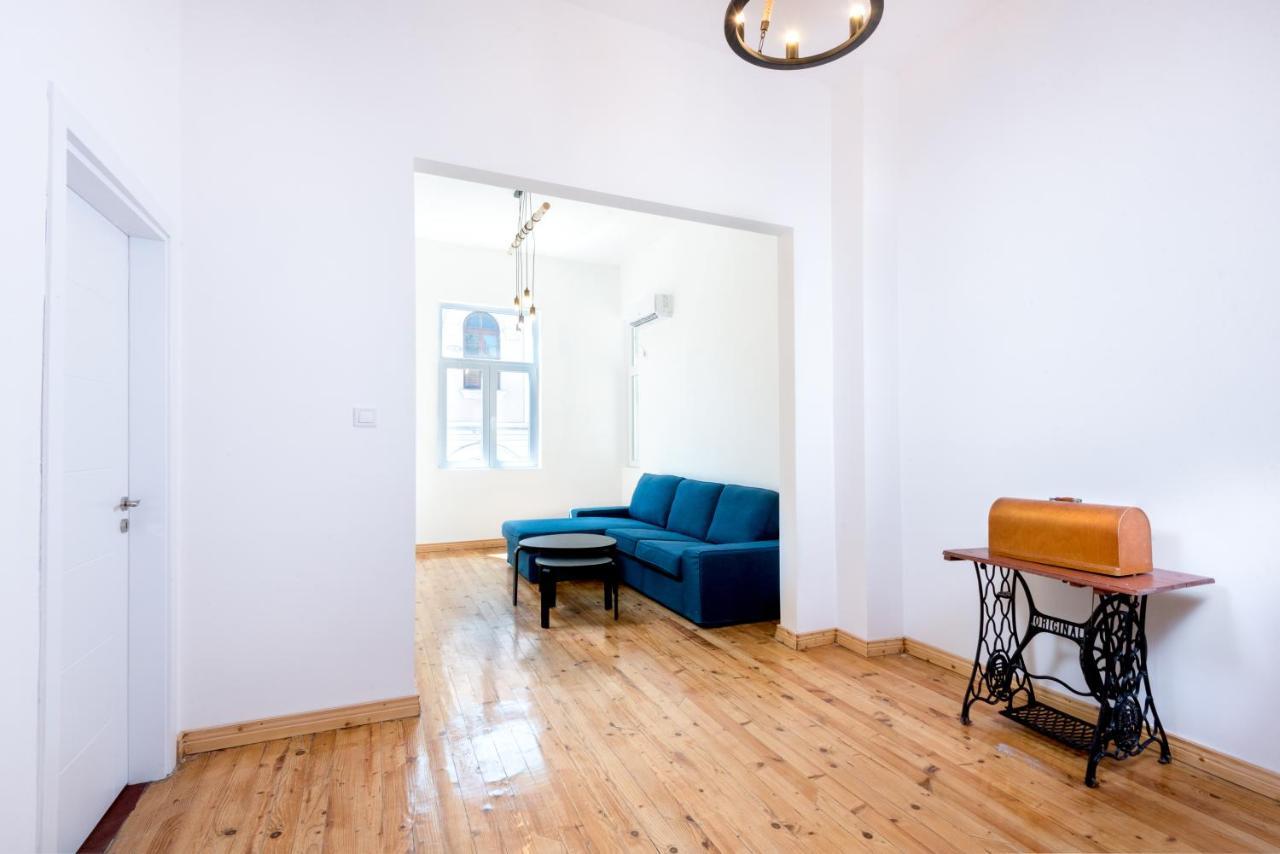 The White Apartment - Bogoridi Main Street Burgas Stad Buitenkant foto