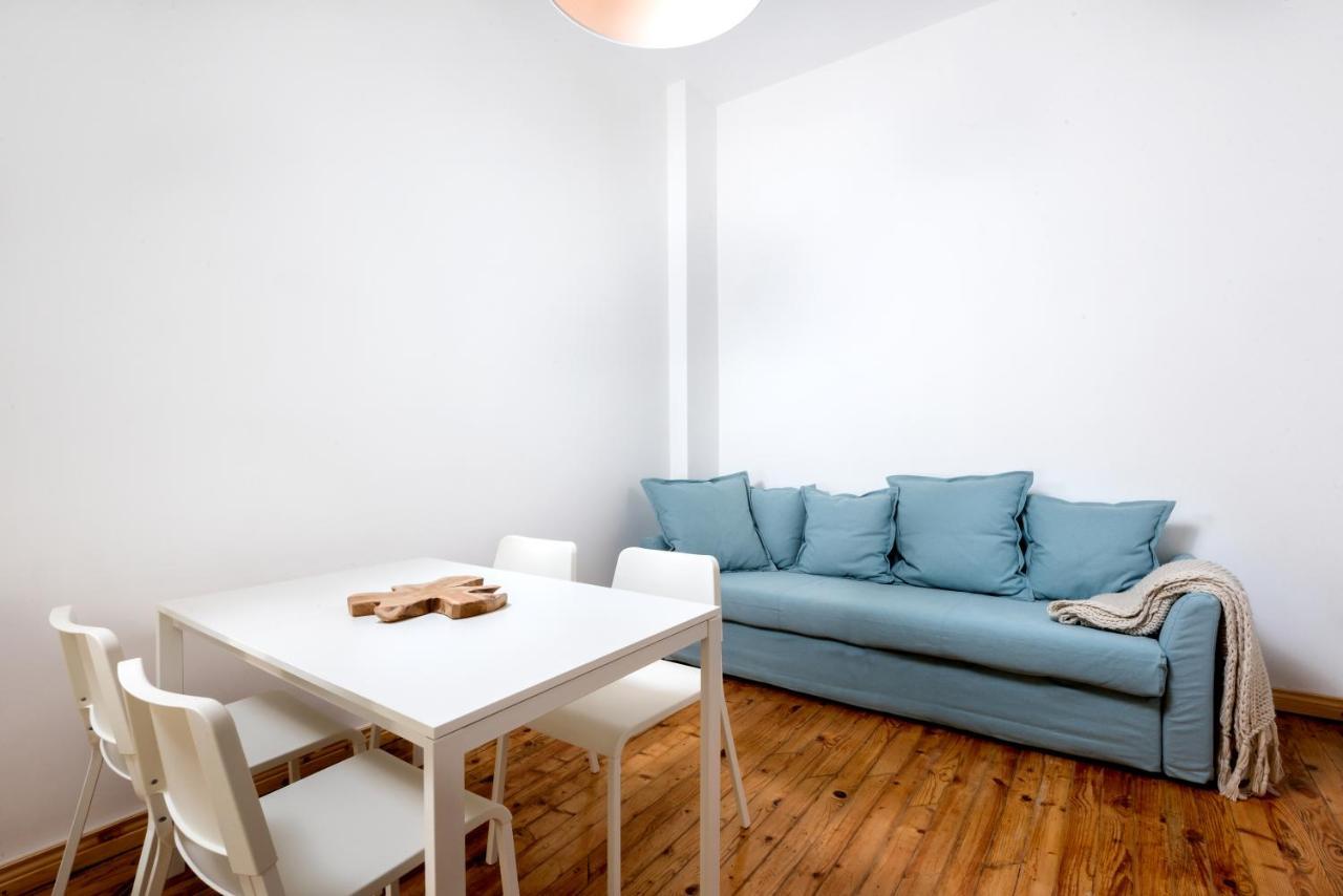 The White Apartment - Bogoridi Main Street Burgas Stad Buitenkant foto